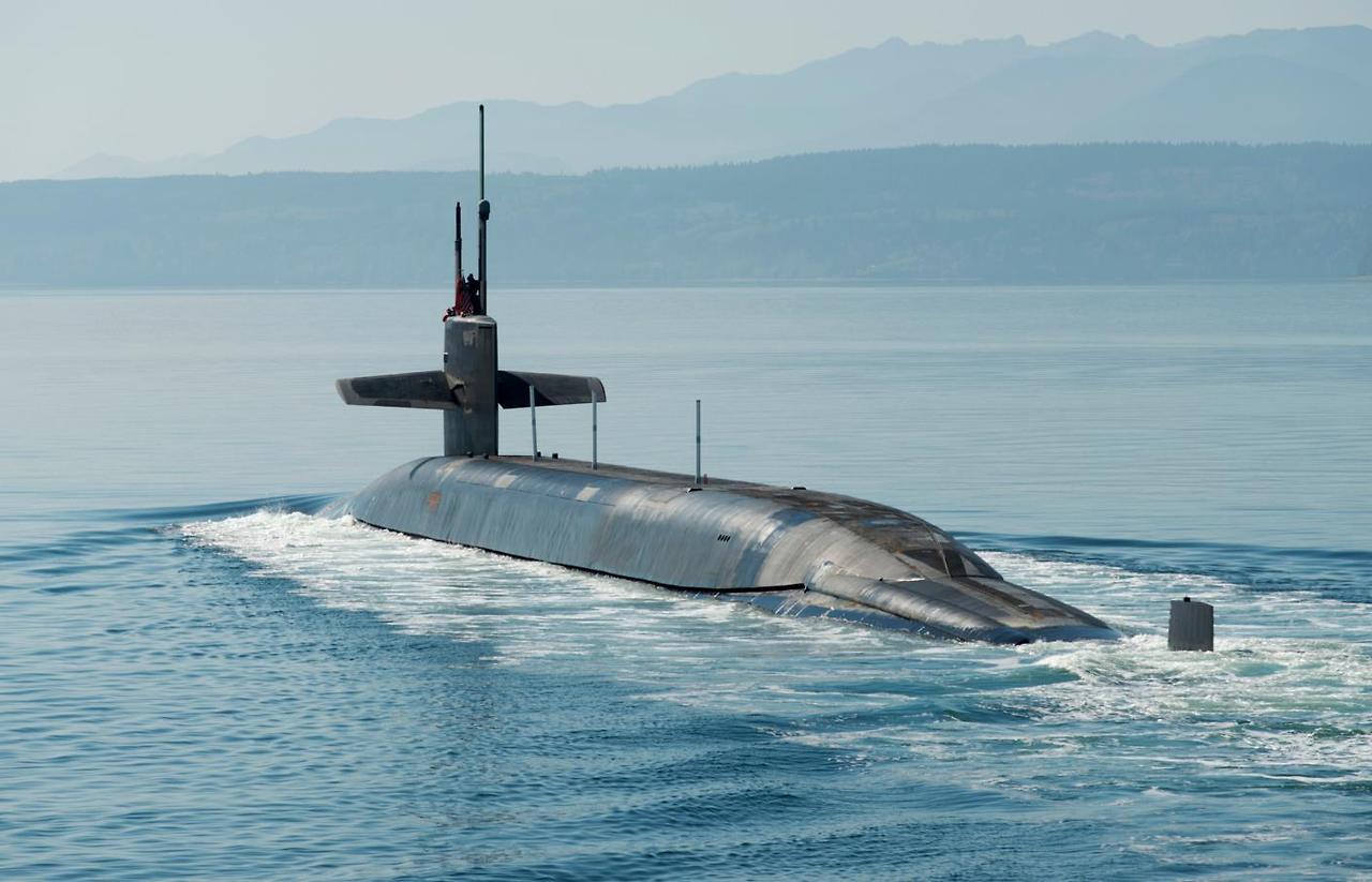 1.US-and-Royal-Navy-continue-work-on-submarine-systems.jpg