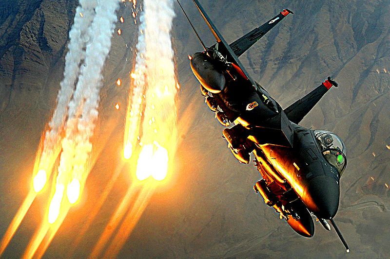 14.F-15E_flares.jpg