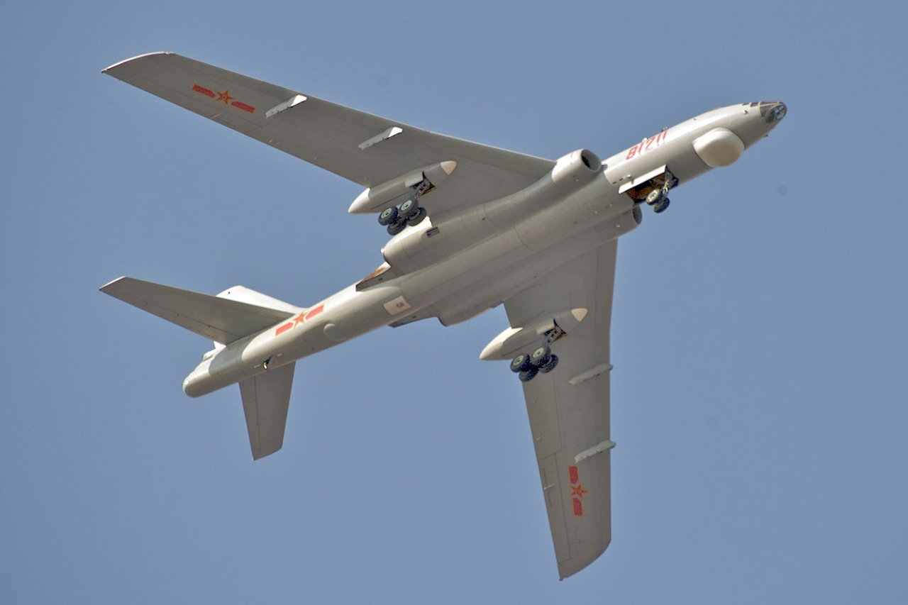 10.PLAAF_Xian_H-6M_Over_Changzhou.jpg