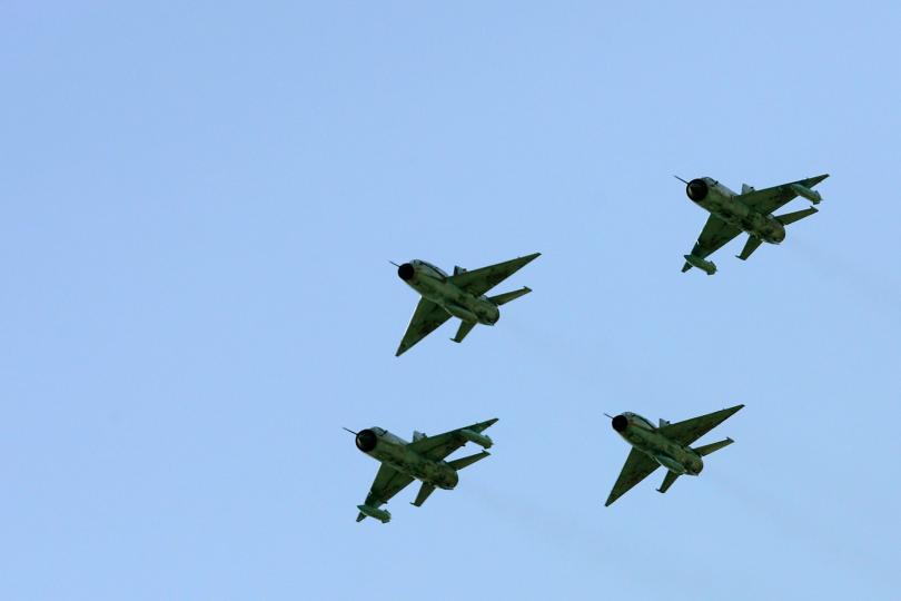 16.mig-21s-fly-during-military-exercise.jpg