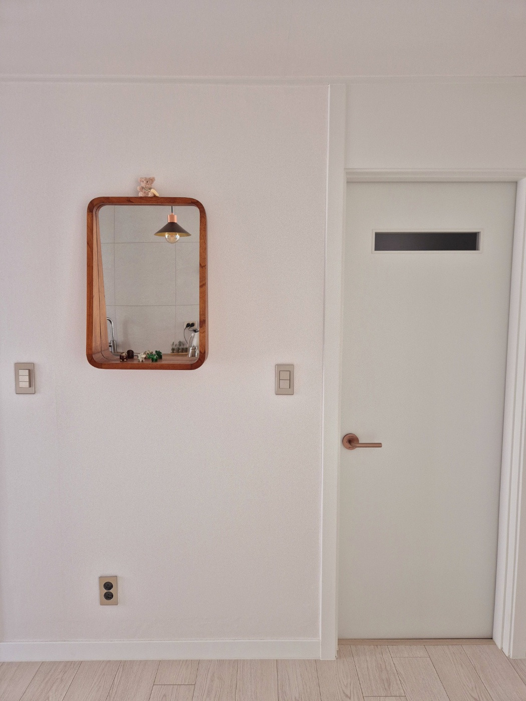 집 거울.jpg