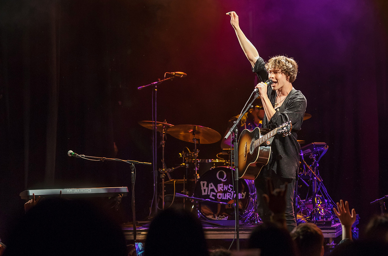barns-courtney-performance-cr-Adam-Muniz-2017-billboard-1548.jpg