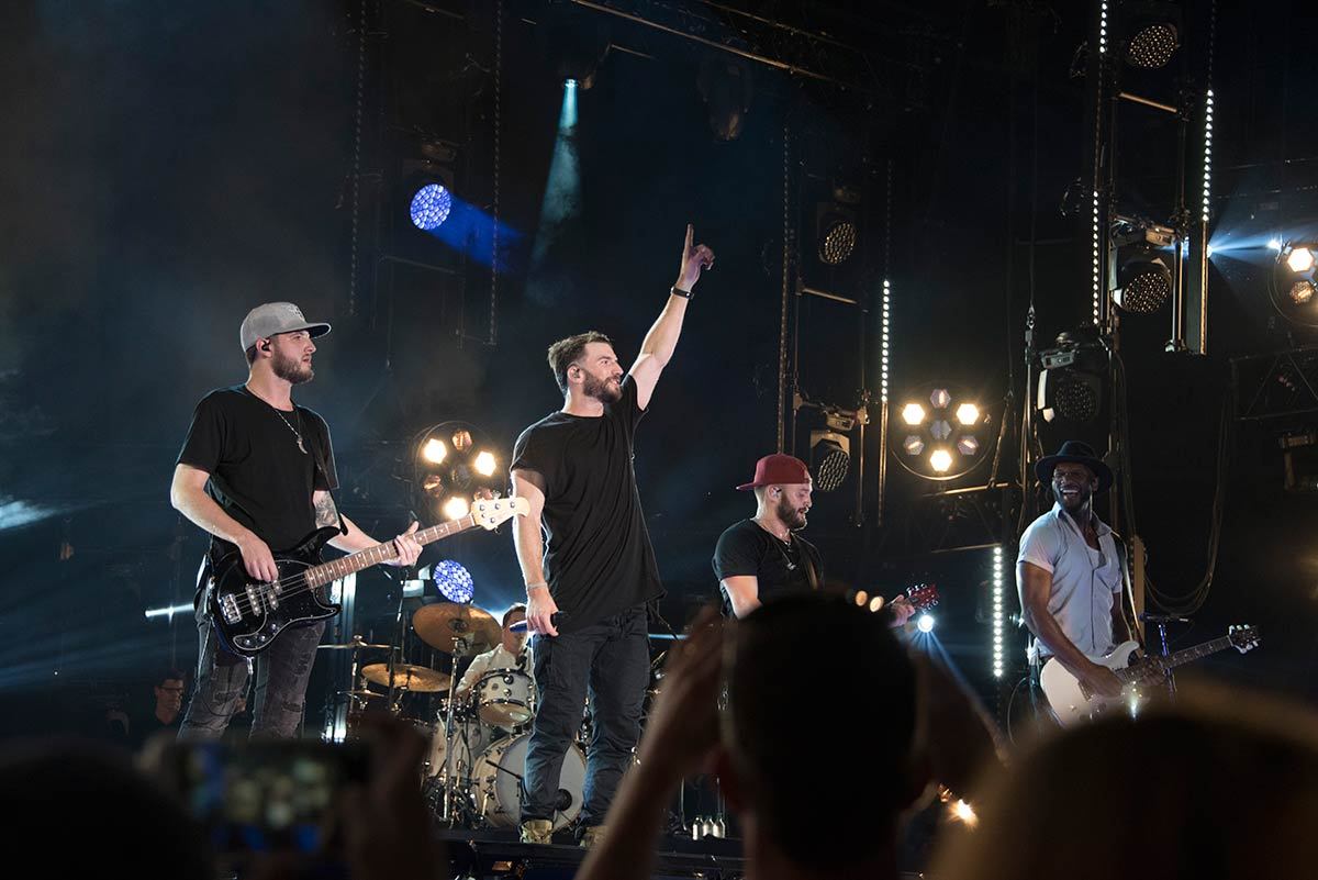 2017-06-09-CMA-Fest-Nissan-Stadium-Sam-Hunt-5109.jpg