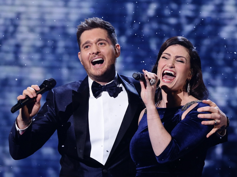 michael-buble-idina-menzel-12082014-lead01-900x675.jpg