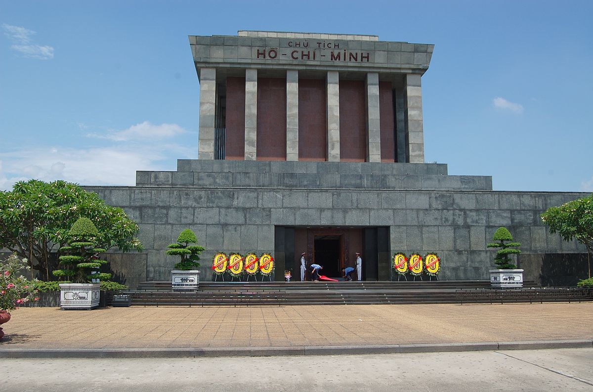 1200px-Ho_chi_minh_mausoleum.jpg