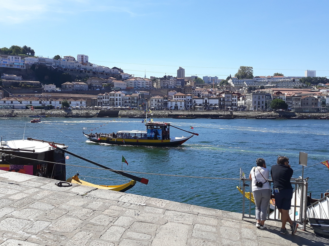 사진 2 무엇으로 유명하지 않은 마을에 유명한 맥도날드가 있다. 세계에서 가장, 그다운 모습으로..jpg