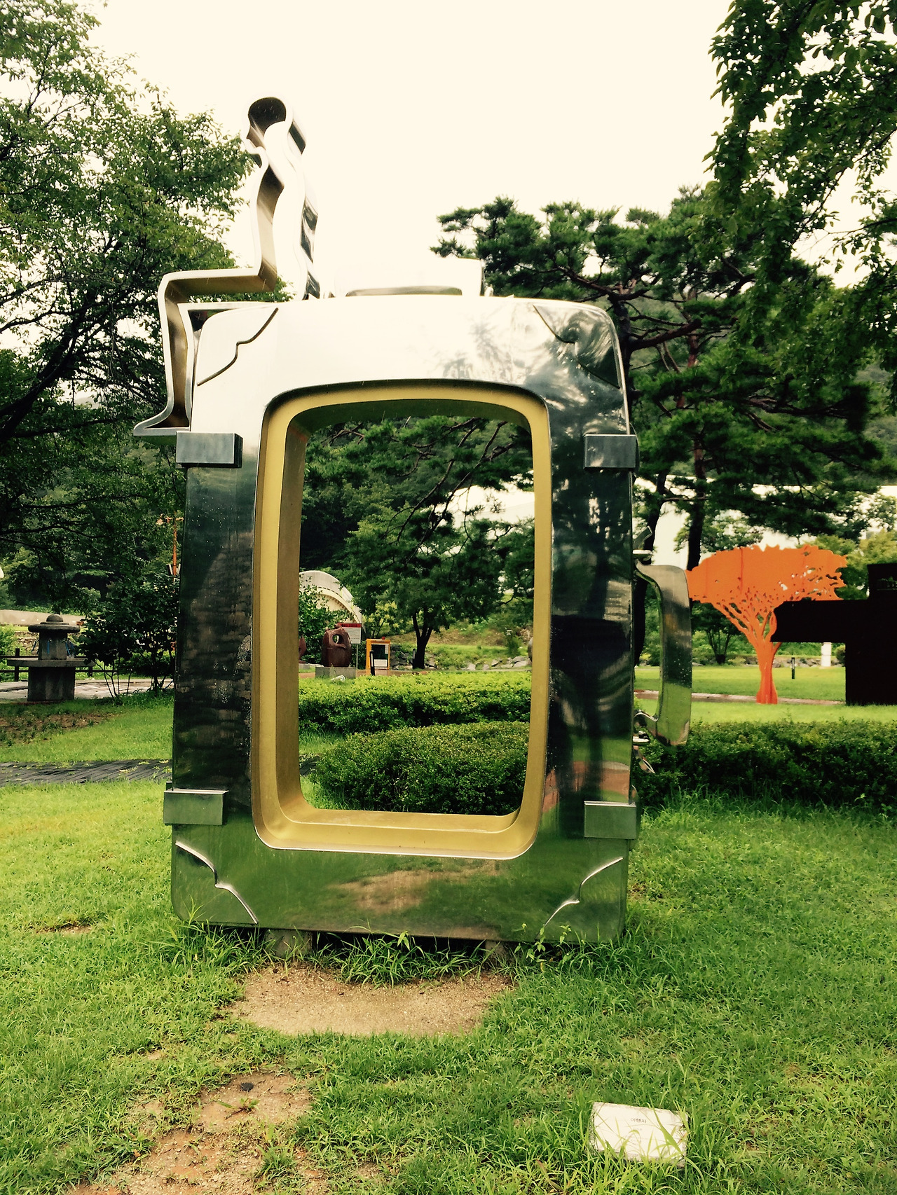 06-조각상 여행자.jpg