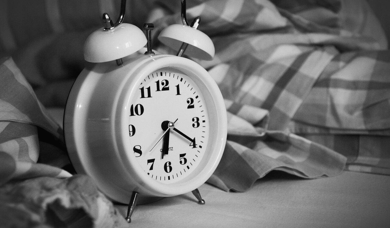 alarm-clock-1193291_1920.jpg