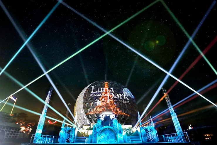 2. 서울랜드 해피홀리데이즈 공연.jpg