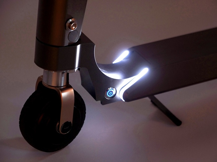 (사진4)전동스쿠터 공개.jpg