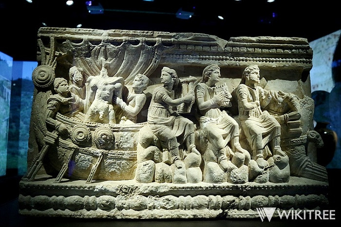 IMG_9391 오디세우스와 사이렌이 묘사된 유골함.jpg