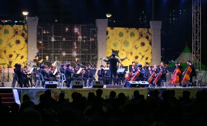 7. 2015모스틀리 필하모닉.jpg