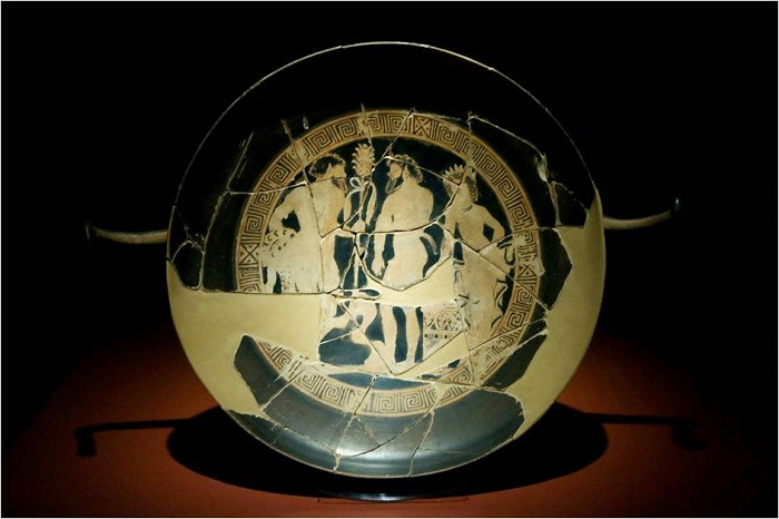 IMG_9411 디오니소스 행렬이 묘사된 적화 킬릭스.jpg