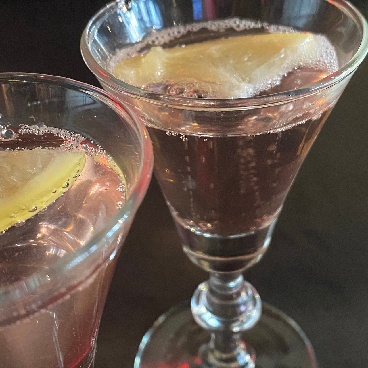 핑크색 무스탕을 입은 좀비 이미지.jpg