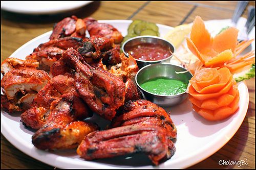 탄두리치킨과 소스.jpg