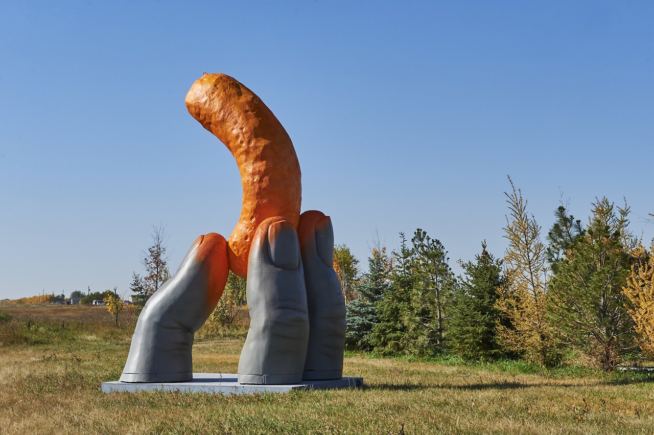 PepsiCo_Foods_Canada_Cheetos__proudly_unveils_a_statue_to_commem.jpg