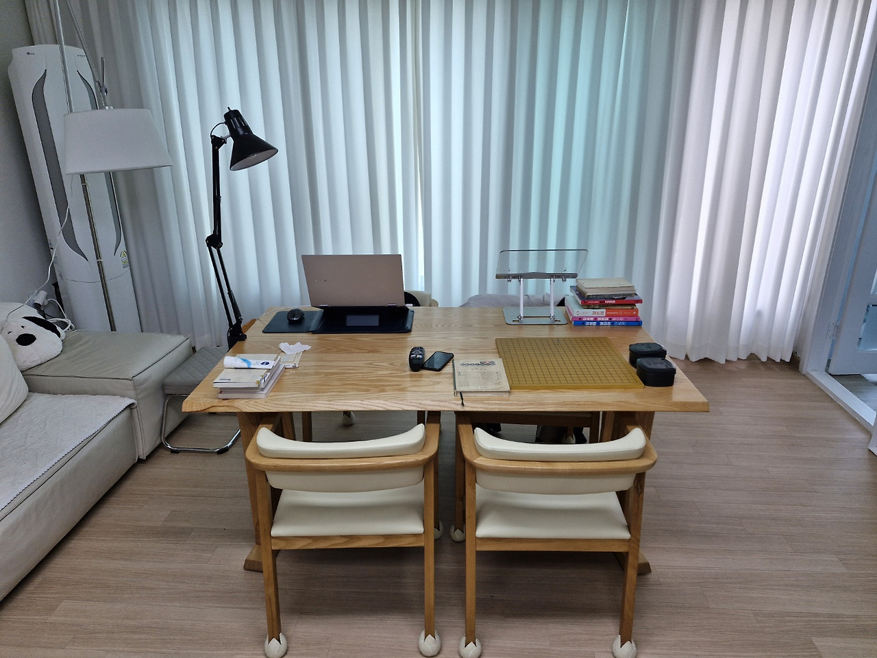 현재 4인용 식탁.jpg