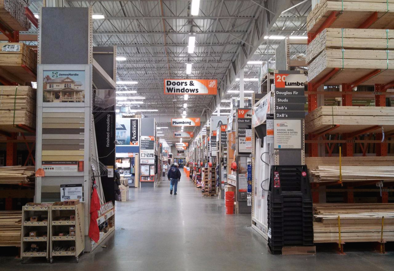 Home_Depot,_center_aisle,_Natick_MA.jpg