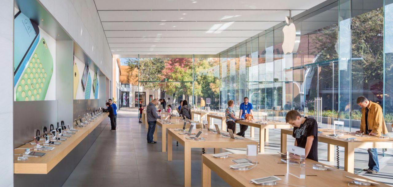 Apple-Store-Stanford-Palo-Alto-by-Bohlin-Cywinksi-Jackson-06.jpg
