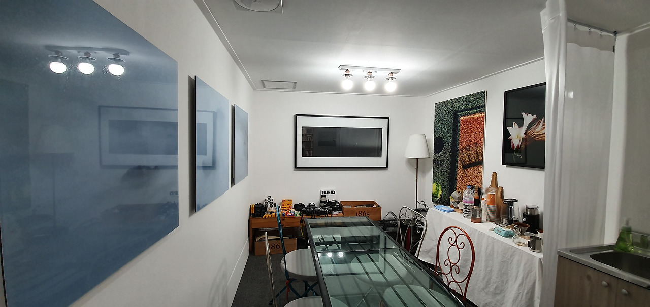 파려안사진책도서관 내부 (2).jpg