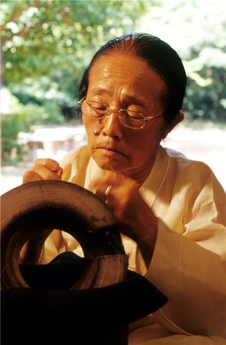 국가무형문화재 제66호 ‘망건장’ 故 이수여 명예보유자.jpg