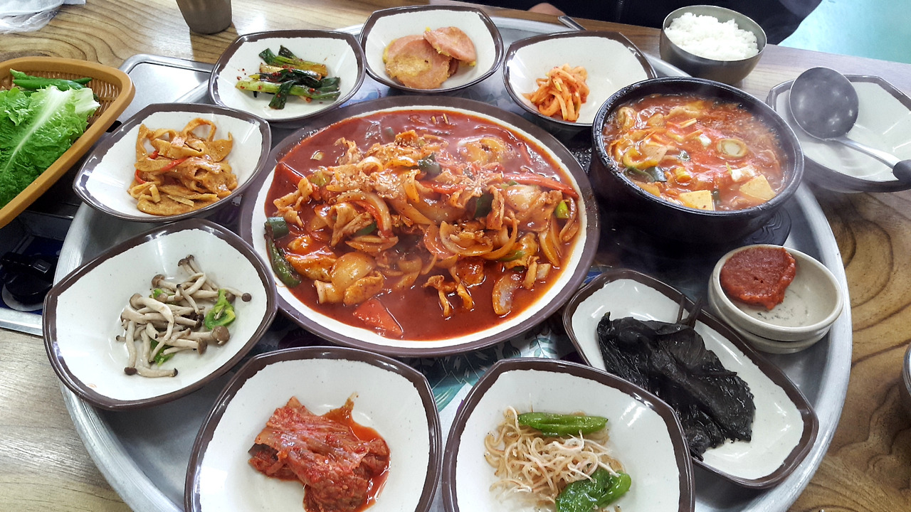 자영업자 골목의전쟁 골목식당 자영업주 식당창업 프렌차이즈 창업 폐업 레스토랑 김치찌개 제육볶음 기사식당.jpg