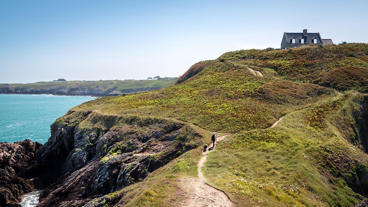 cliffs-5646320.jpg