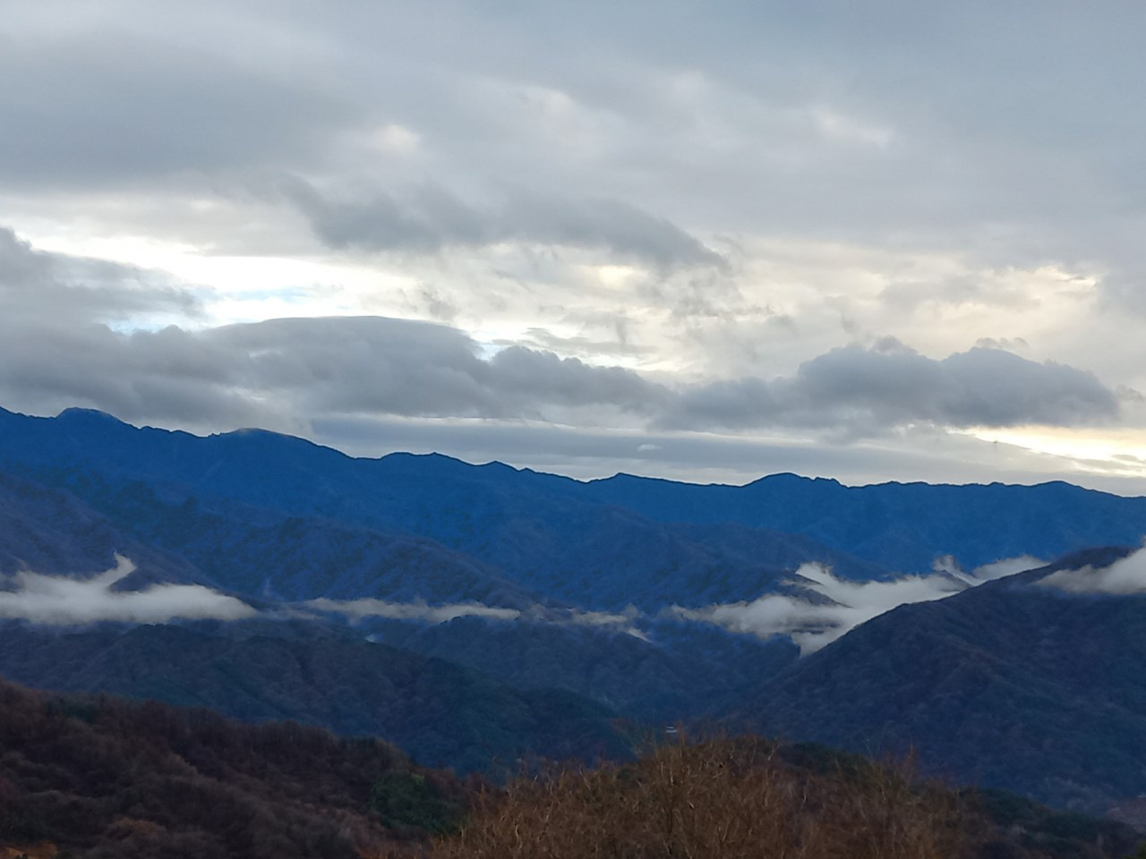 오도재에선 본 능선.jpg