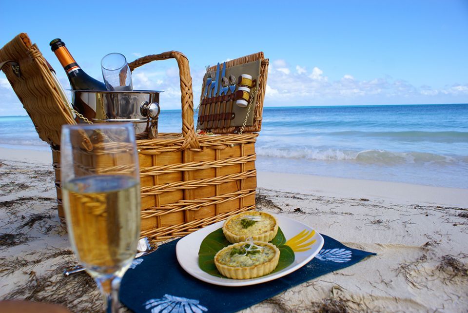 yacht-charter-antigua-barbuda-picnic-food-3.jpg