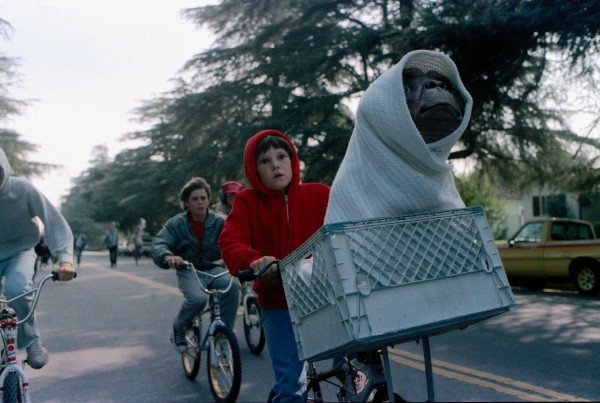 et-extra-terrestrial-3-600x403.jpg