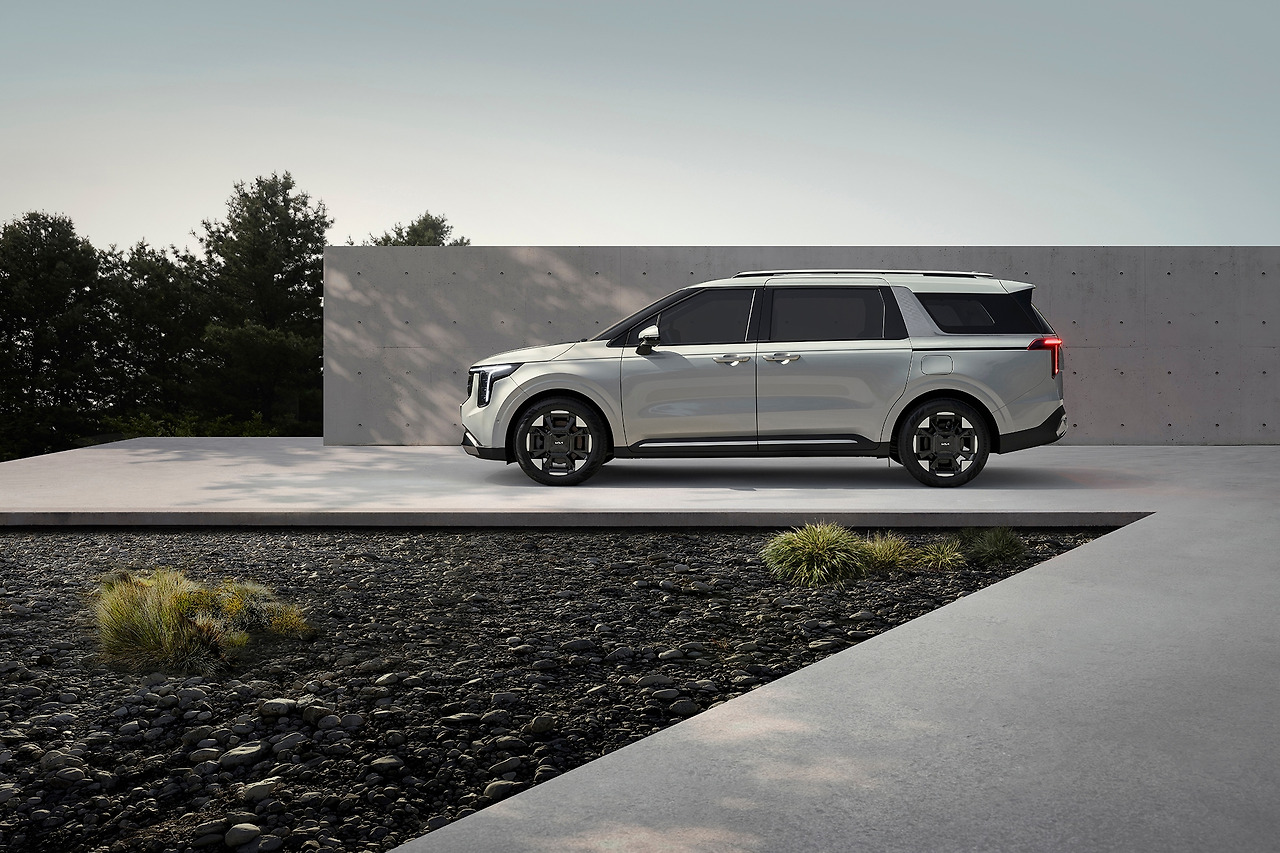 (사진2)더 뉴 카니발.jpg