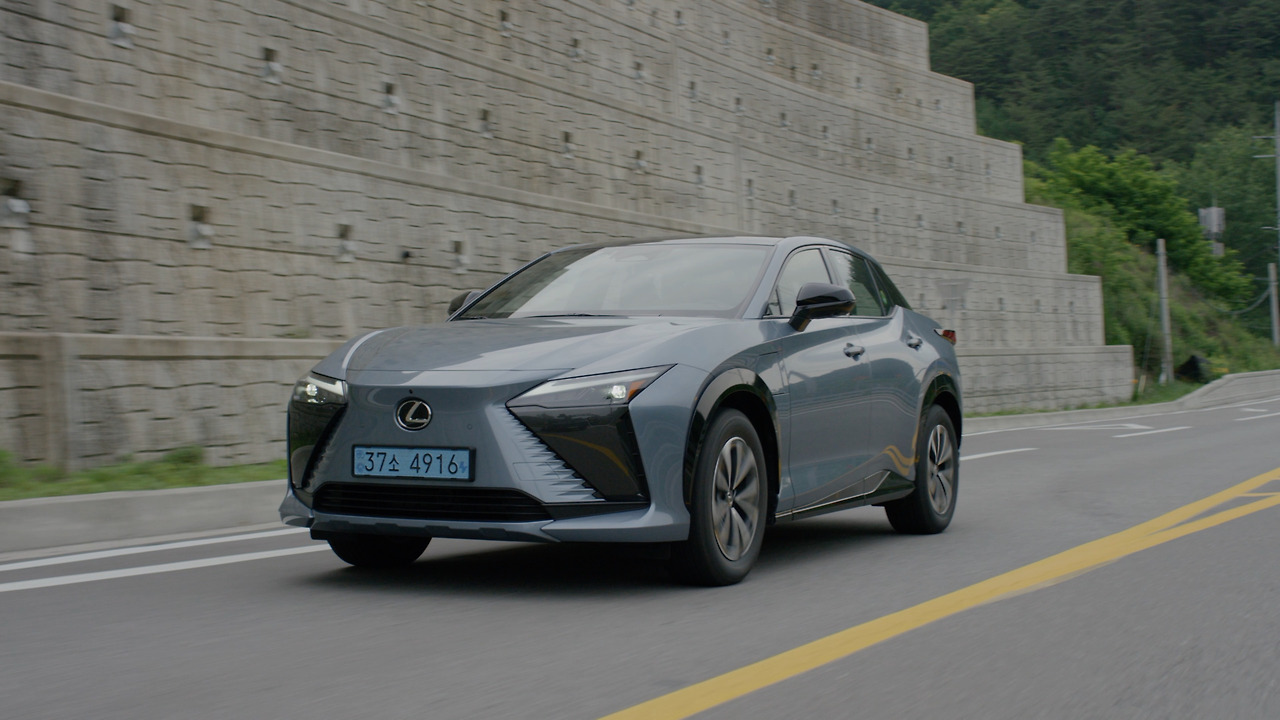 Lexus rz 450e runn aether metalic.jpg