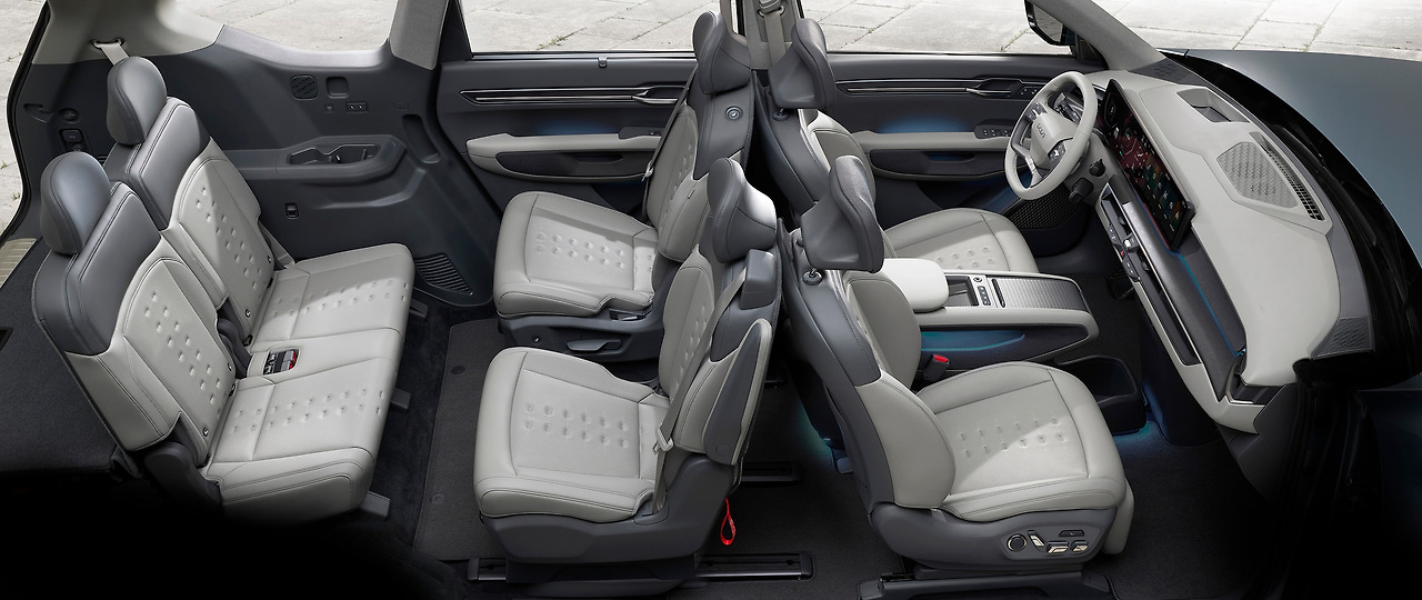 (사진 6) 기아, The Kia EV9 기본 모델 내장(6인승 스위블).jpg