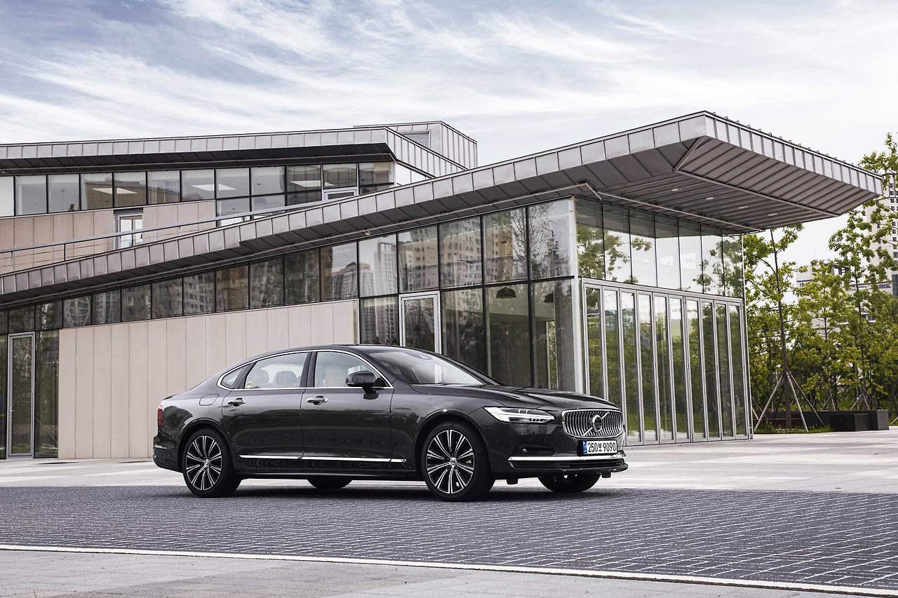 사진자료3_볼보자동차 플래그십 세단 S90.jpg