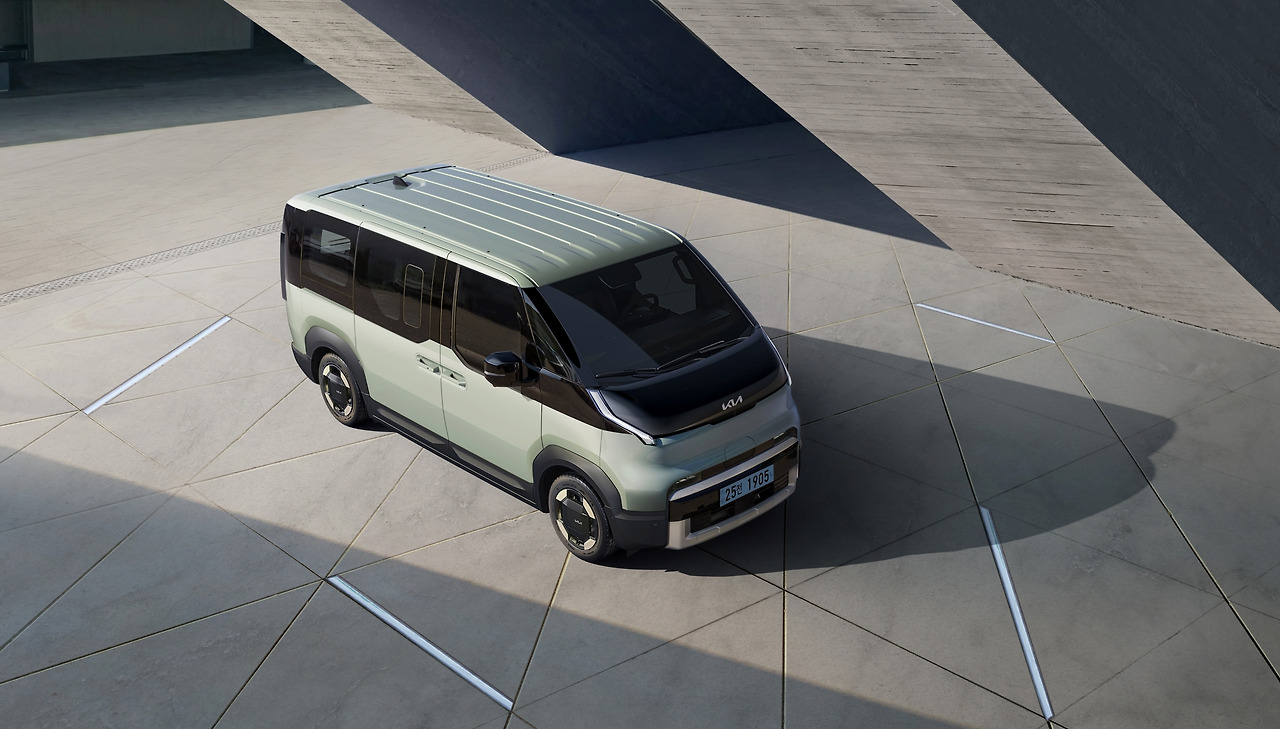 (사진2) 더 기아 PV5 패신저 외장.jpg