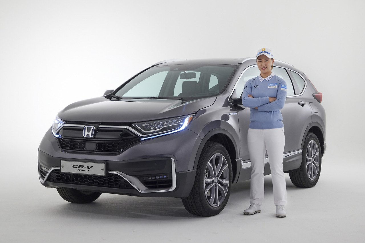 [혼다]KLPGA 프로 CR-V 하이브리드 후원_정윤지 프로.jpg