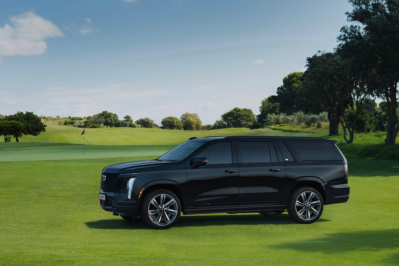 [사진 3] 캐딜락, ‘더 뉴 에스컬레이드’ 측면.jpg