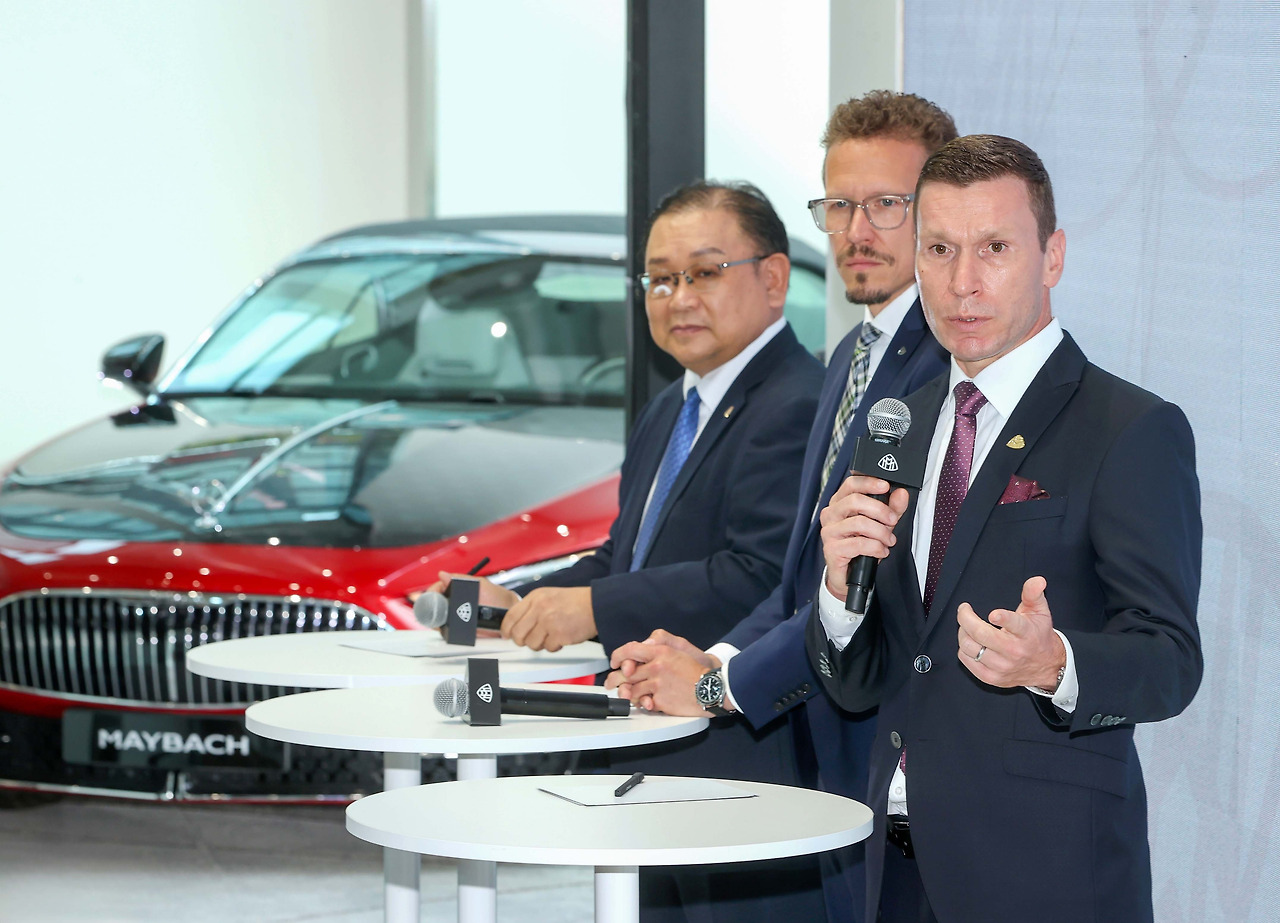 [사진9] 메르세데스-벤츠 코리아, 세계 최초 '마이바흐 브랜드센터 서울' 오픈_기자간담회 Q&A.jpg