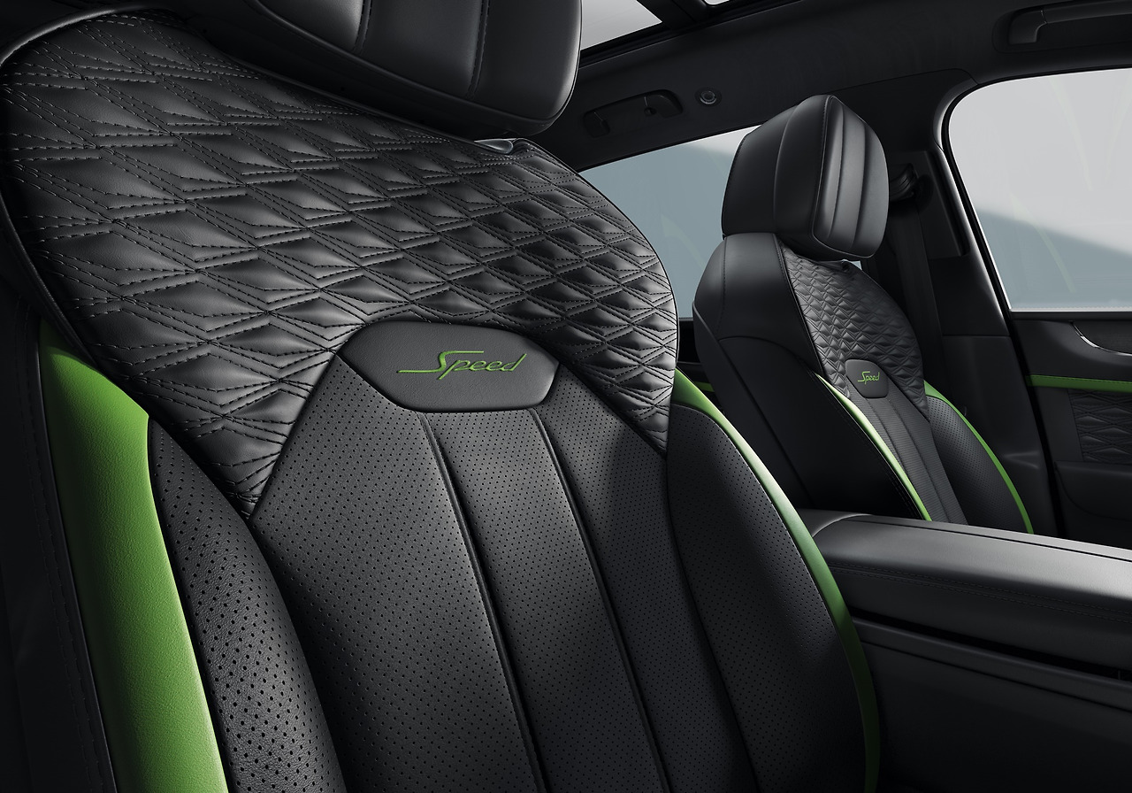 [참고 사진] 벤틀리 더 뉴 벤테이가 스피드_인테리어 (2).jpg