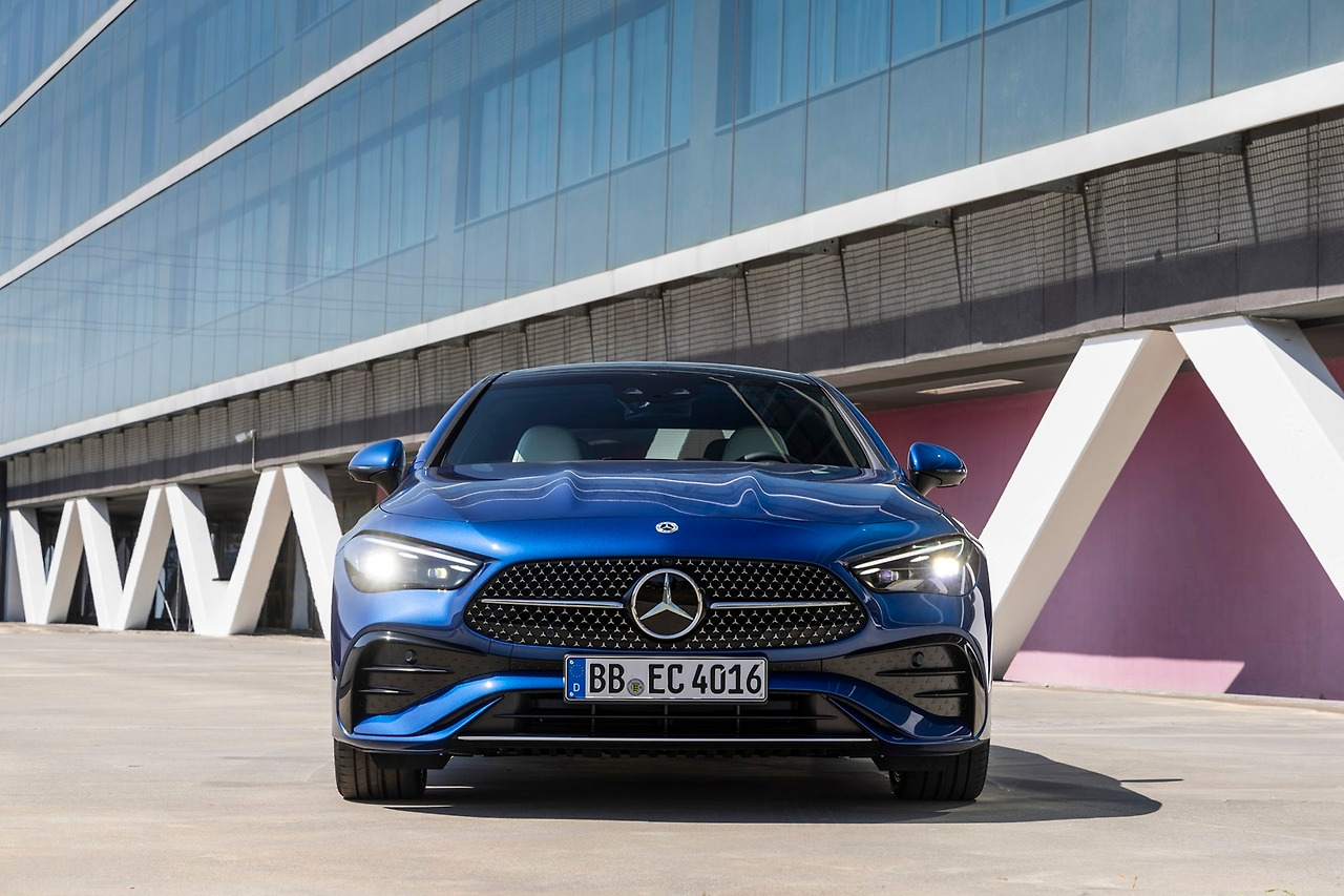 사진2-디 올-뉴 메르세데스-벤츠 CLE 쿠페.jpg