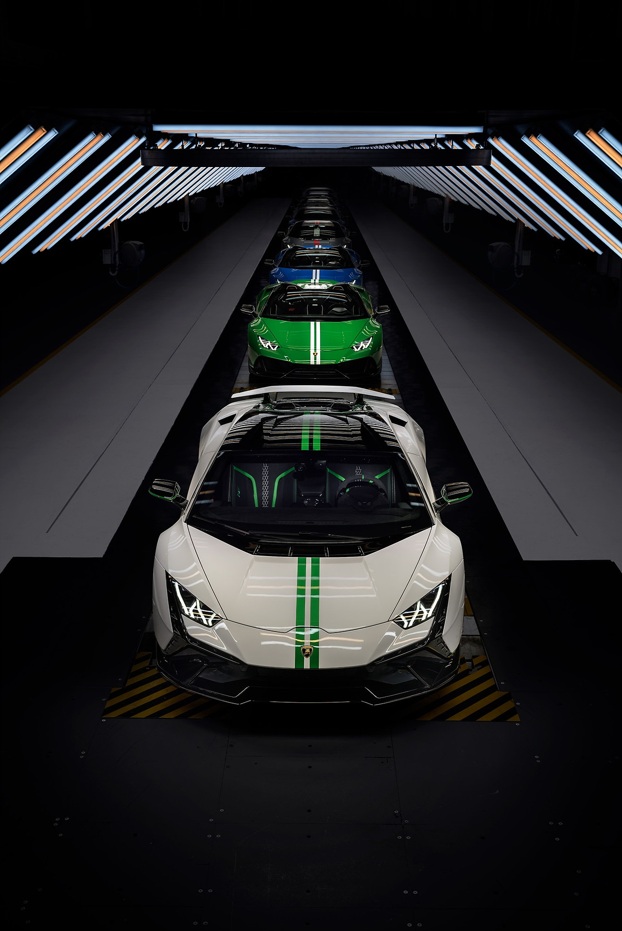 [참고사진] 60주년  우라칸 스페셜 에디션 라인업 (3).jpg