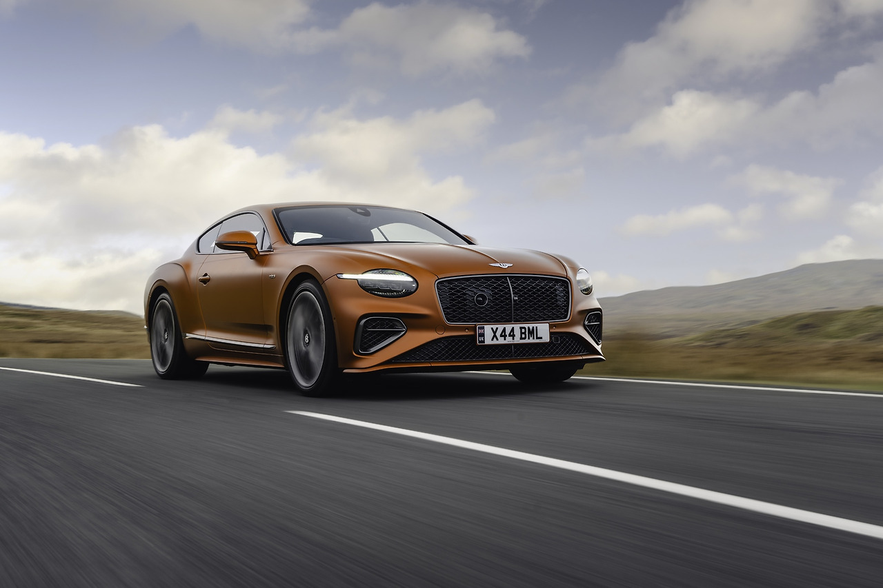 [참고 사진] 벤틀리 더 뉴 컨티넨탈 GT 스피드 (2).jpg