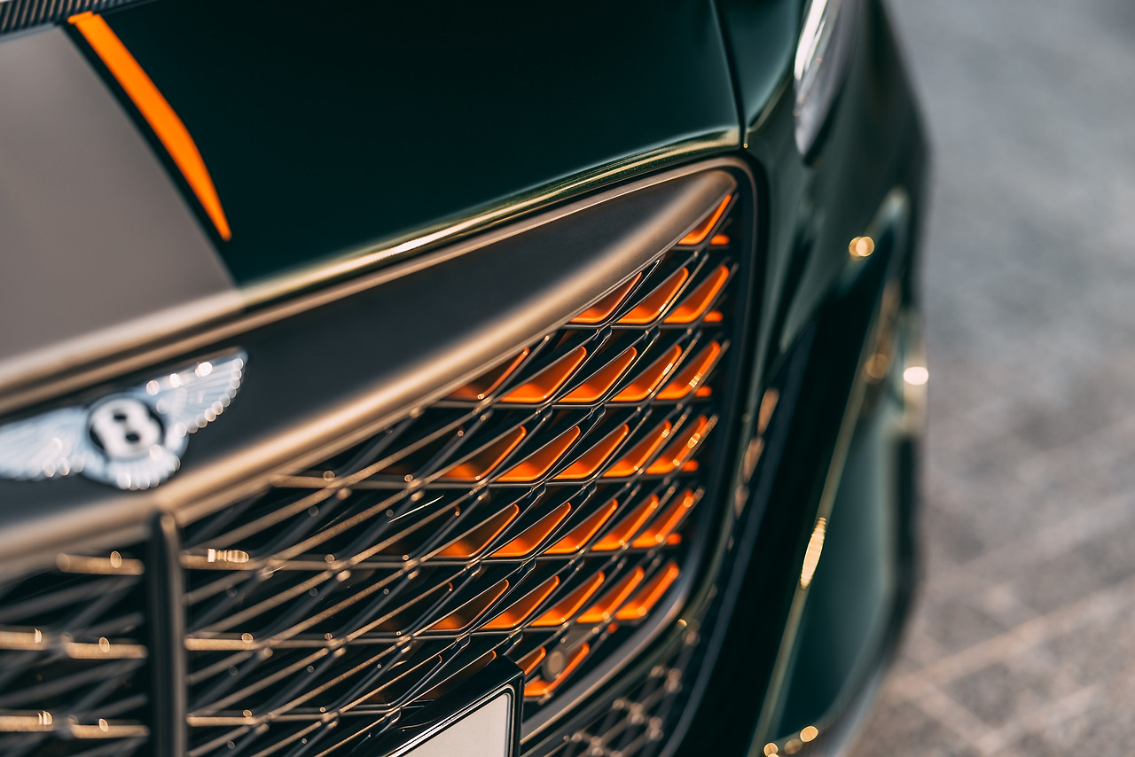 [참고 사진] 벤틀리 뮬리너 바투르 컨버터블 (5).jpg