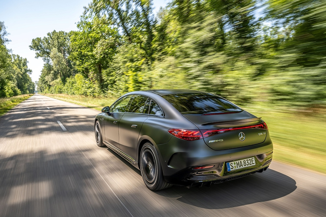 사진2-더 뉴 메르세데스-AMG EQE.jpg