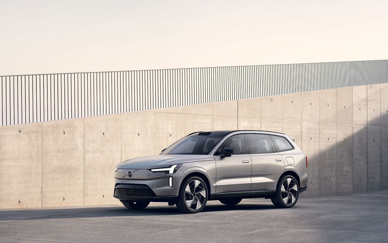 사진자료_VOLVO EX90 (1).jpg