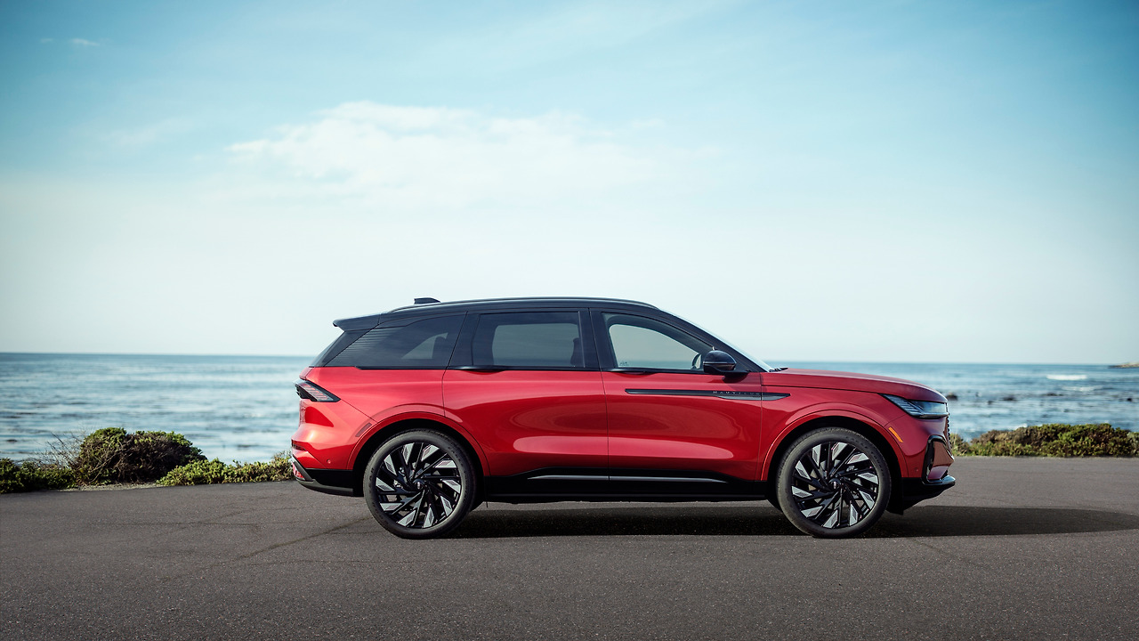 2024 Lincoln Nautilus Reserve Jet Package_07.jpg