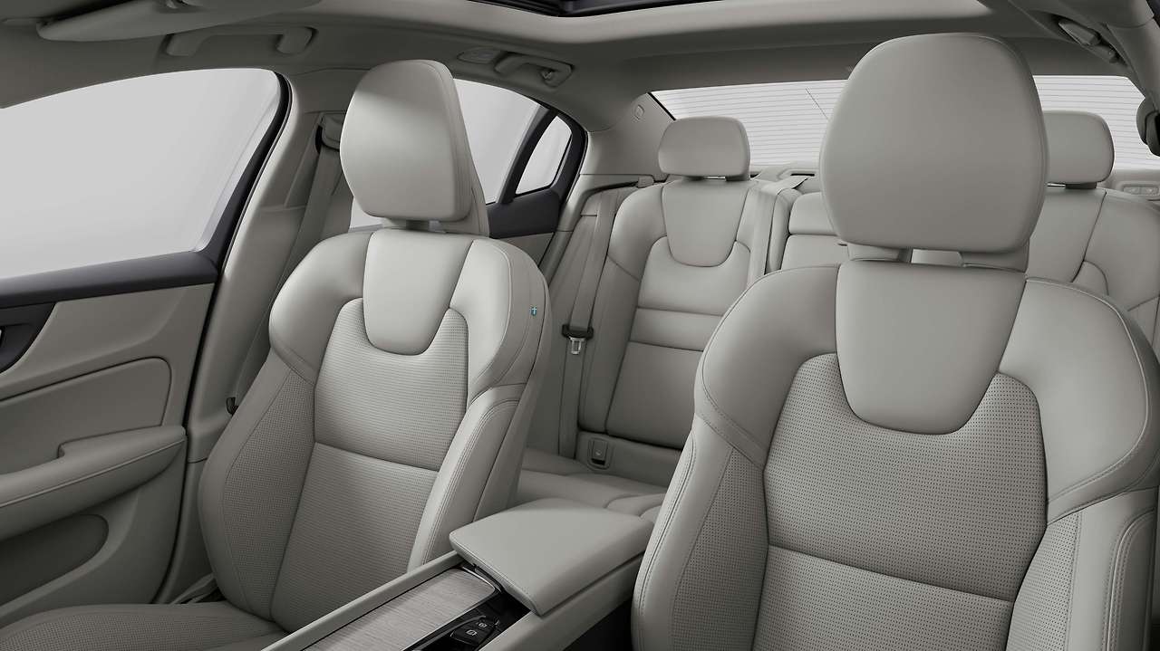 사진자료5_S60 다크 에디션 인테리어.jpg