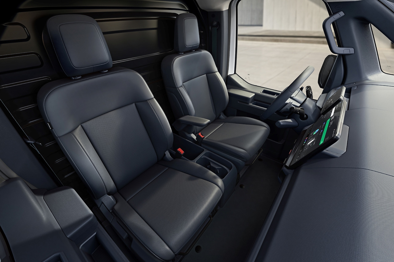 (사진9) 더 기아 PV5 카고 내장.jpg