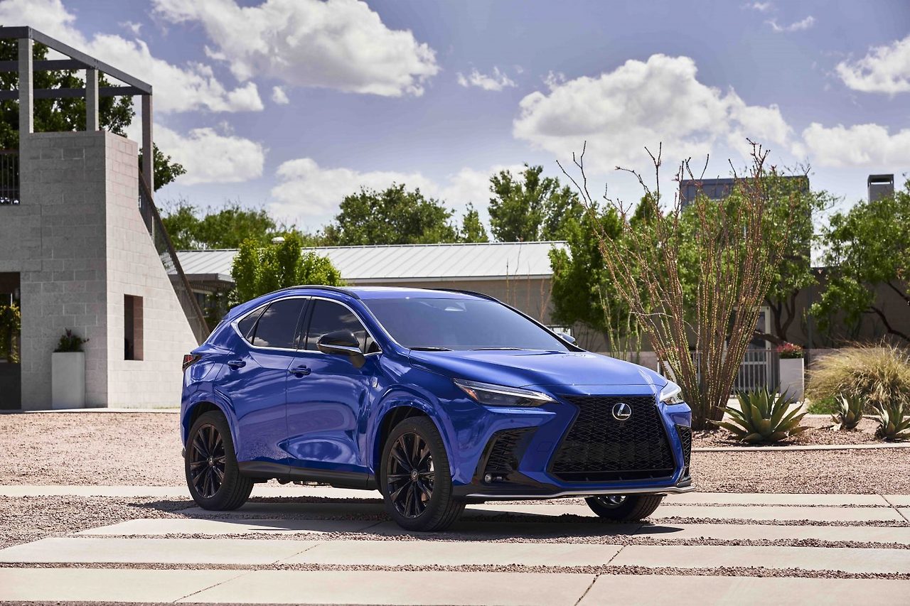 2022_Lexus_NX_450h_0734-1500x1000.jpg