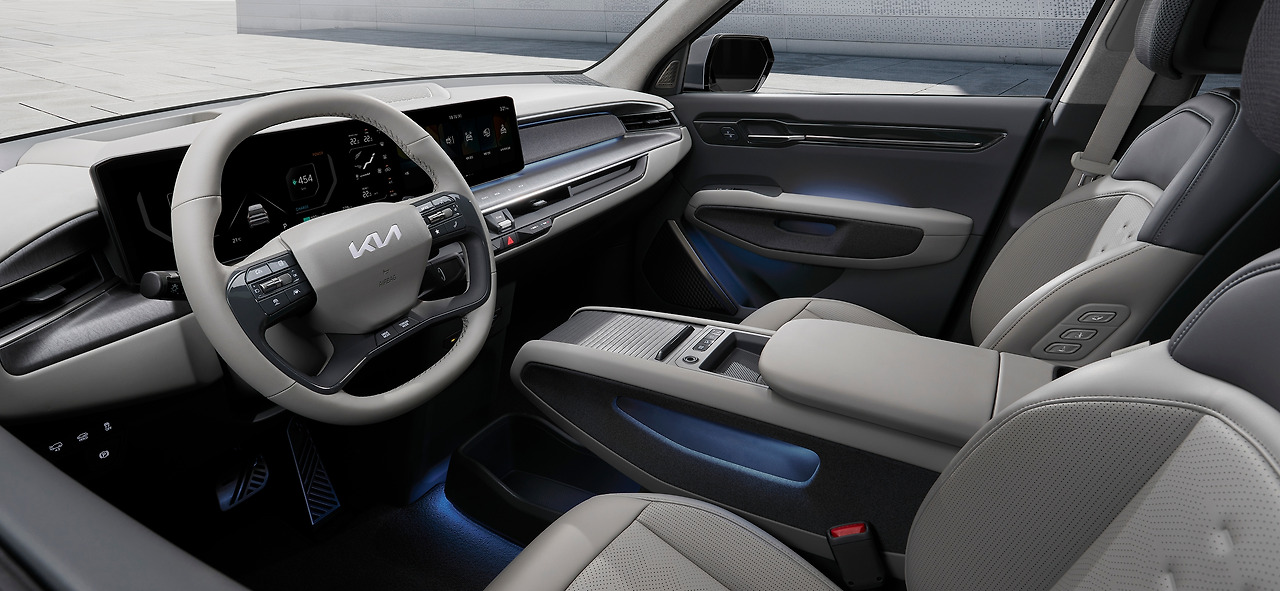 (사진 4) 기아, The Kia EV9 기본모델 내장.jpg
